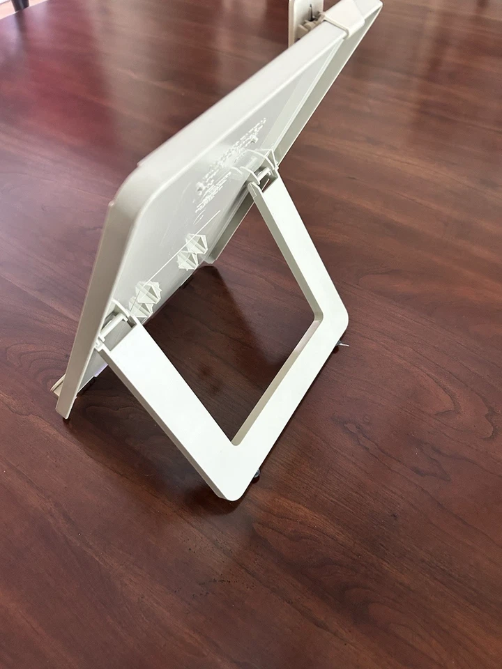 Fellowes Soporte Plástico Ligero iPad Kindle 9" X 12" Plus Clip Foto 3 de 4