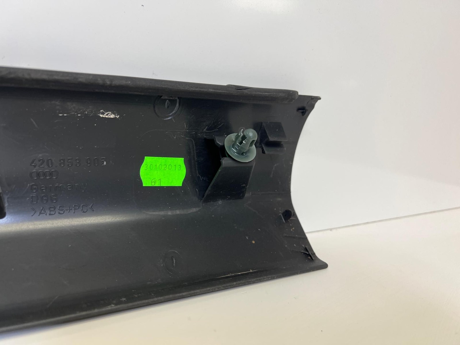Audi R8 10-15 OEM LH Door Sill Trim Panel 420853905 (MK)