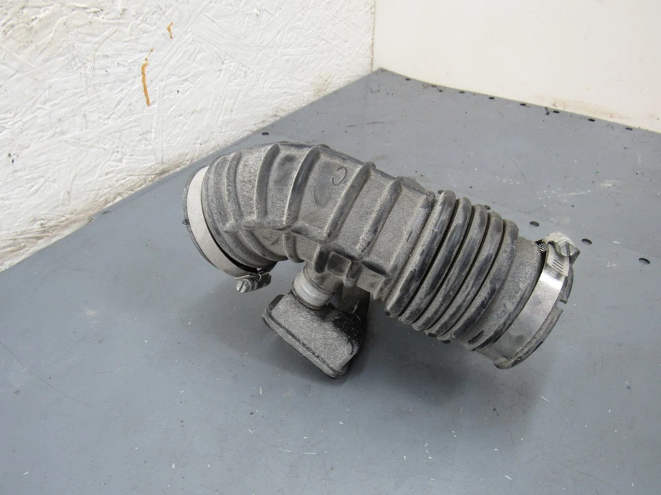 Tubo de manguera de conducto de admisión de aire conductor izquierdo Nissan 370Z 2009-2020 OEM Foto 2 de 4