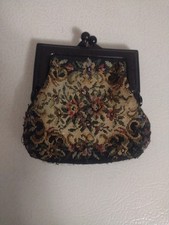 Vintage Floral Embroidered Tapestry Kiss lock Coin Change Purse Clutch