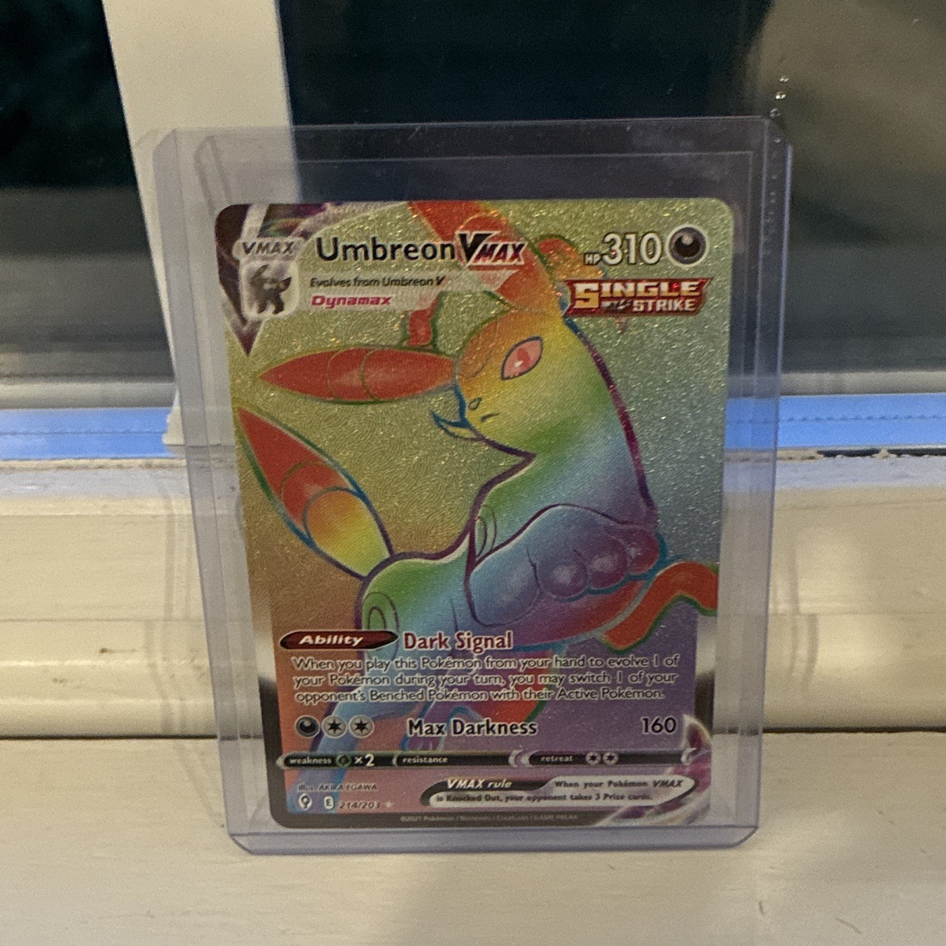 The Pokémon Company Umbreon VMAX Secret Rare 214/203 Evolving Skies Holo ENG