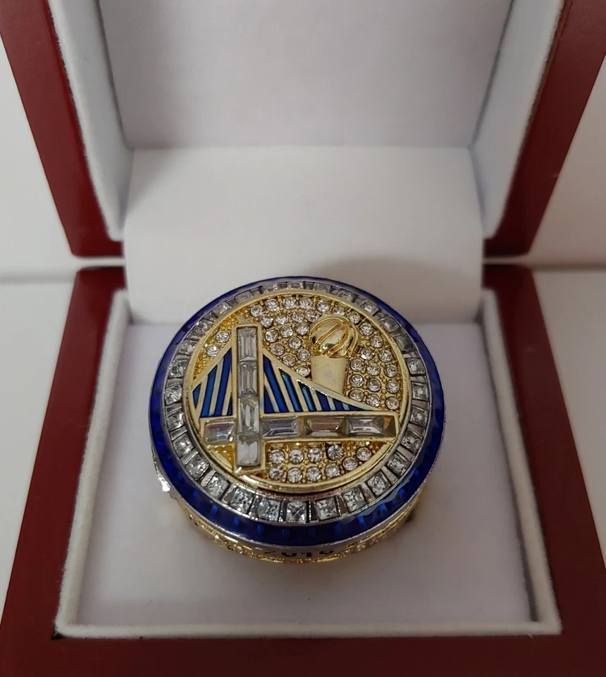Stephen Curry- Anillo de Campeonato Golden State Warriors 2017 con caja de exhibición de madera Foto 4 de 4