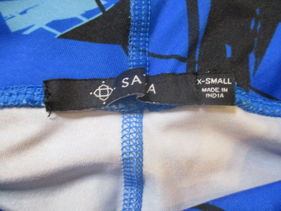 PANTALONES DE YOGA CASSIE CAPRI MULTICOLOR AZUL ESTAMPADO ROCA MOVIMIENTO SATVA XS Foto 3 de 4