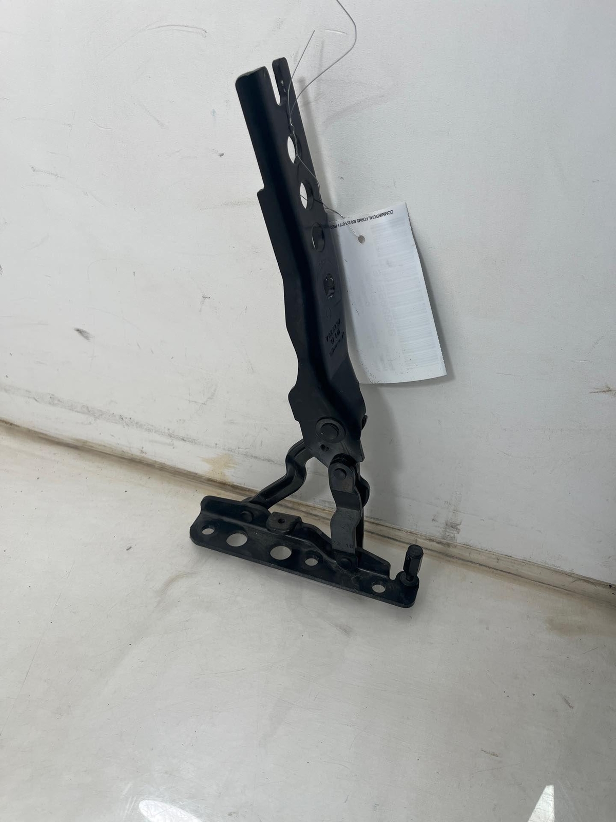 RH TAIL GATE HINGE 475827302A LAMBORGHINI HURACAN 19