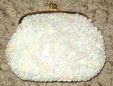 NWOT/Vintage Sequin Beaded Kisslock Closure Change Purse Gold Tone Hardware