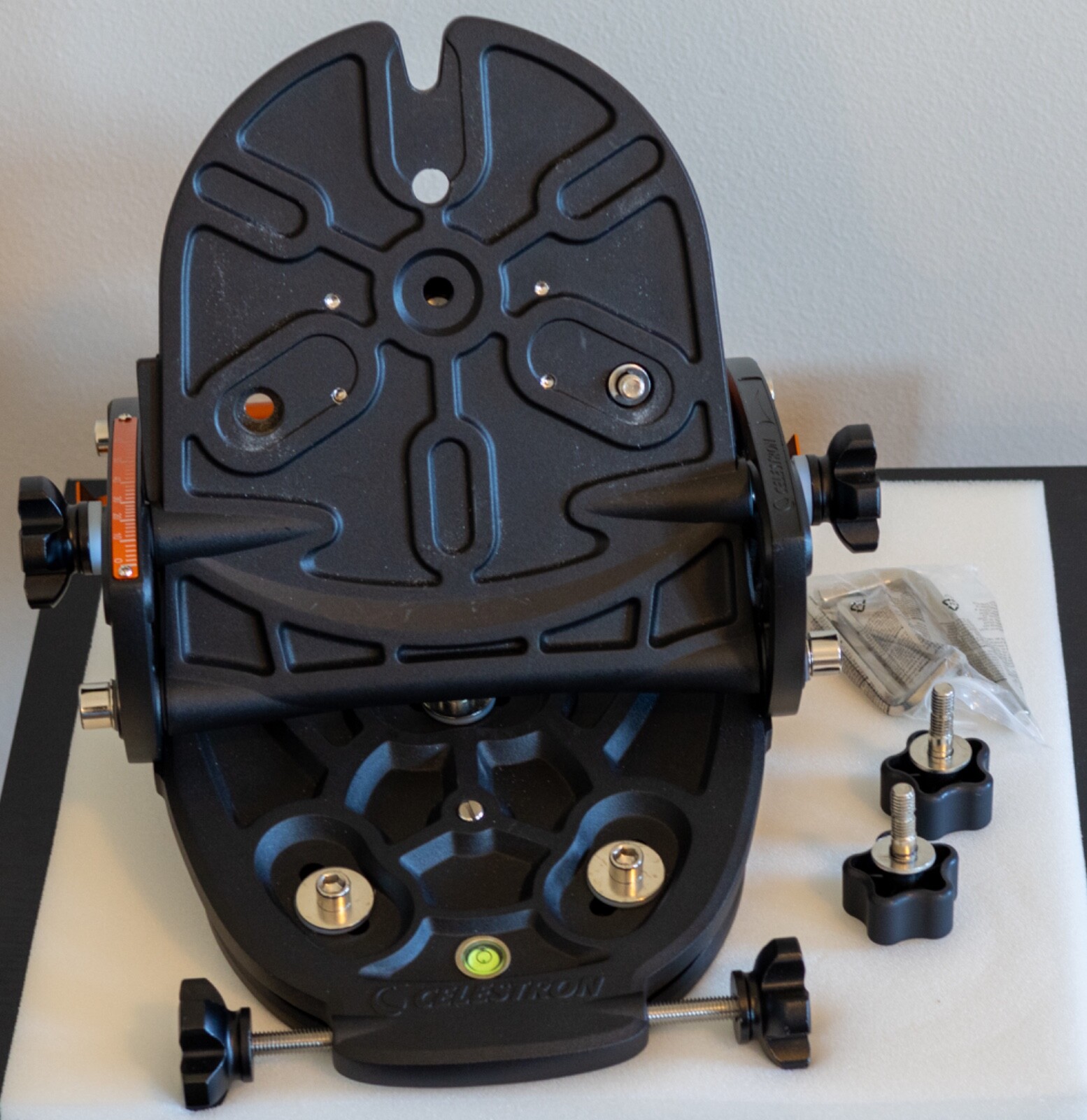 Celestron Equatorial wedge for NexStar 6/8SE and Evolution AltAz mount