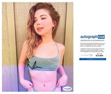 Sammy Hanratty Yellowjackets Sexy Autographed Signed 8x10 Photo ACOA Samantha