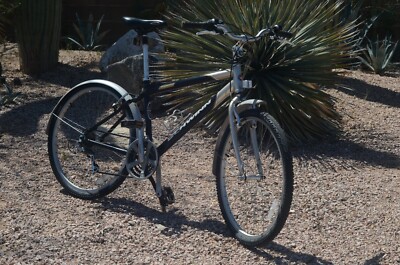Schwinn Sierra w/ fenders 21-speed smooth city/ country/ touring/ commuter ride! Schwinn Sierra w/ fenders 21-speed smooth city/ country/ touring/ commuter ride!