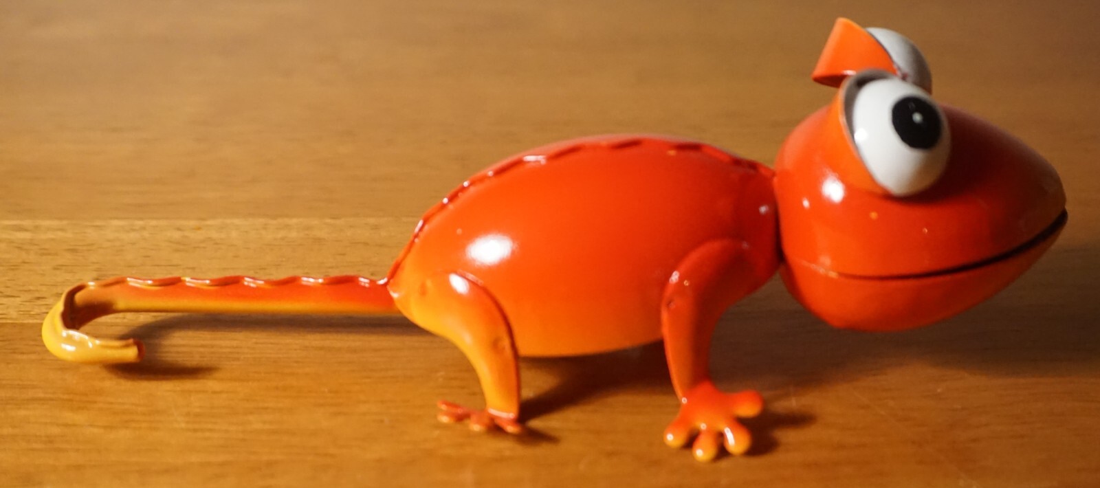 Red Chameleon Lizard Metal Garden Statue Cantina Bar Southwest Home Decor NEW