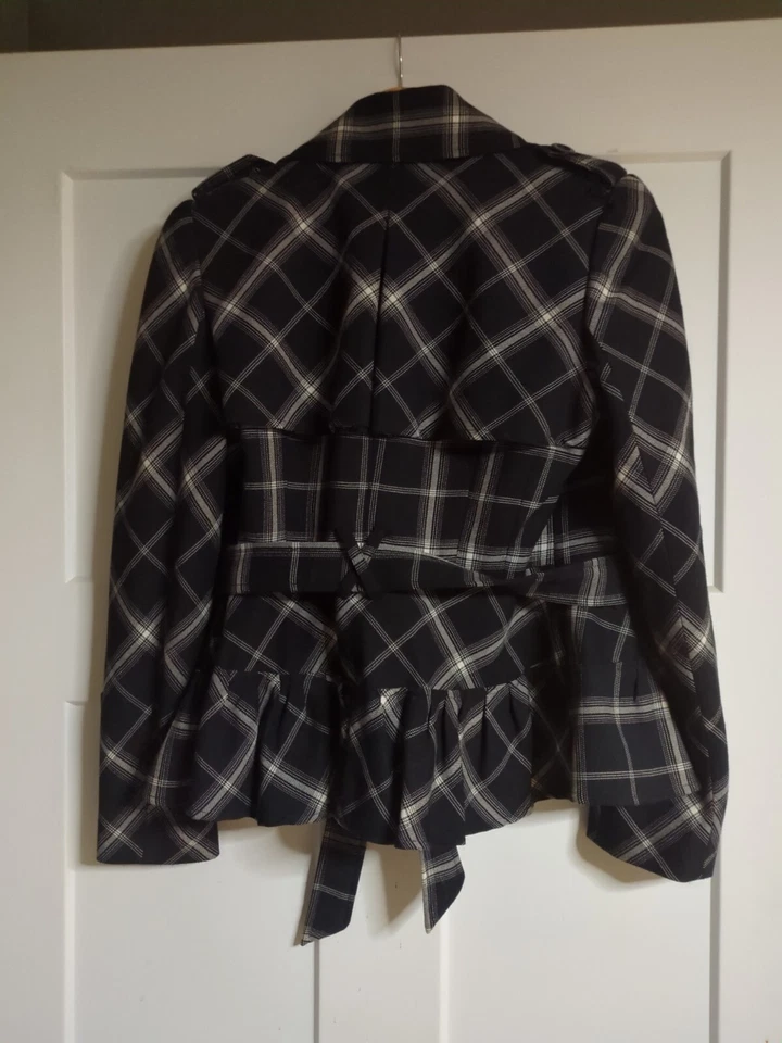 Nine West Ruffle Trench Coat Womens Sz 6 Black Wht Short Belted Double Breasted  - Image 3 of 4