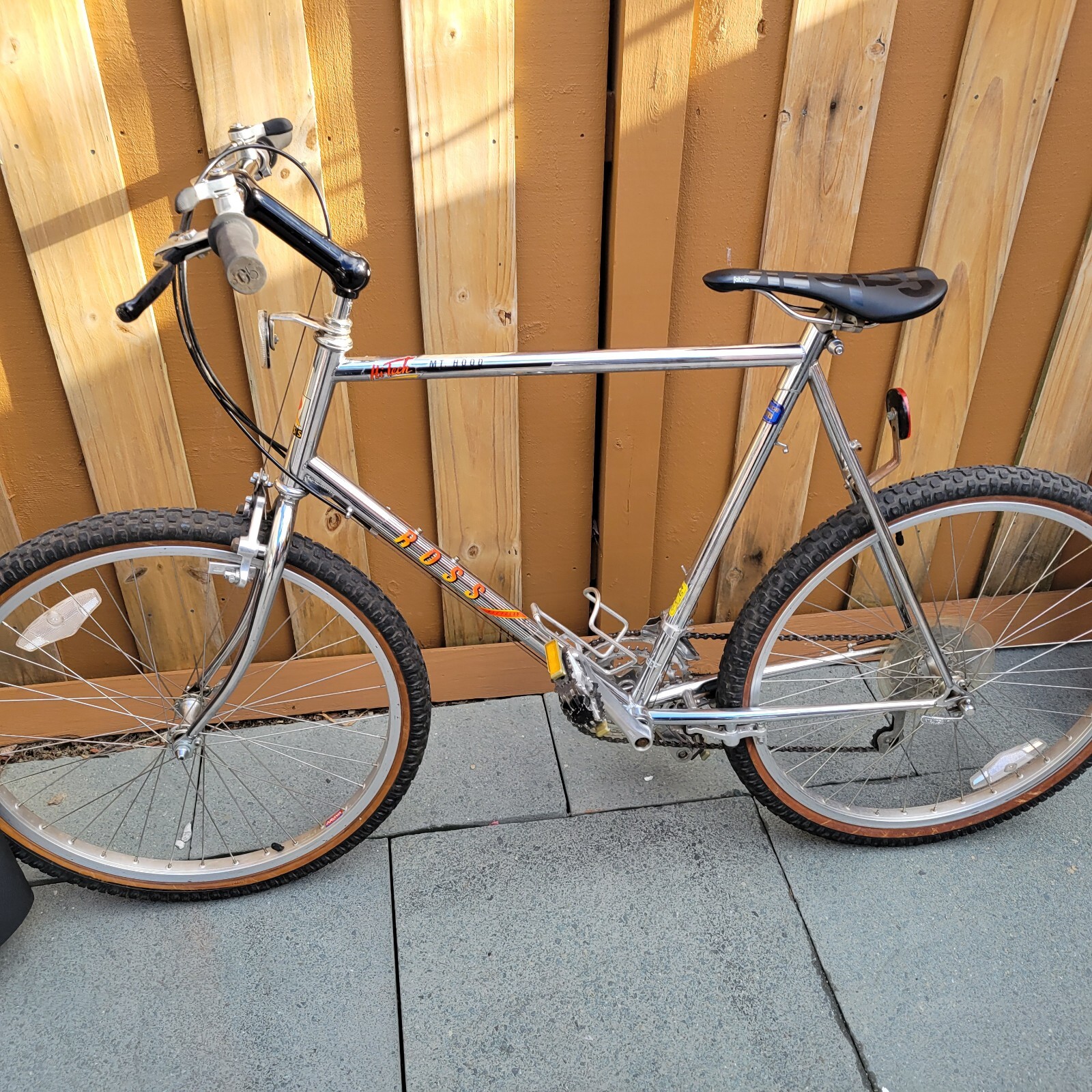 Vintage Old School Ross Hi-Tech Mountain Bike 26 Silver Rims Shifter And Brakes  (1000.00 USD)