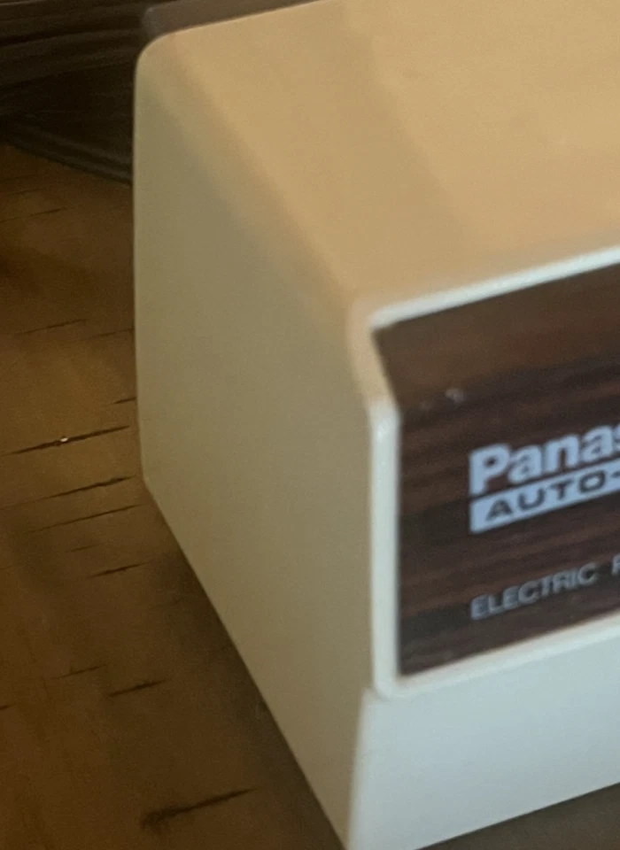 Panasonic KP-110 Auto Stop Electric Pencil Sharpener Tested Vintage - Image 3 of 4