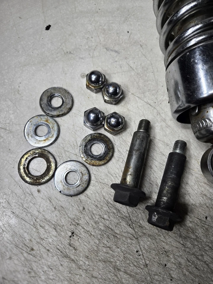 Amortiguadores traseros Suzuki Savage 650 Foto 4 de 4