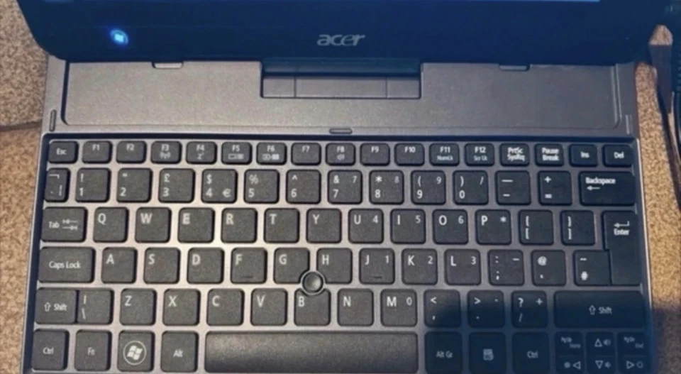 Acer Iconia W 500 tablet/ Laptop - Image 2 of 4