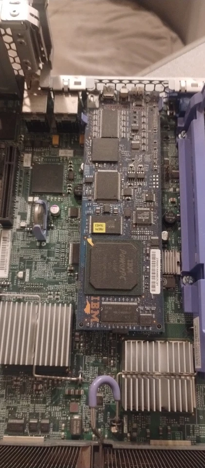 Servidor IBM X3650 2x CPU Intel Xeon 6x Sata 160 GB HD 8x 2 GB (16) Hynix Ram Foto 2 de 4