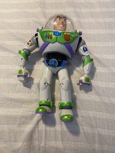 buzz lightyear toy hasbro 2001