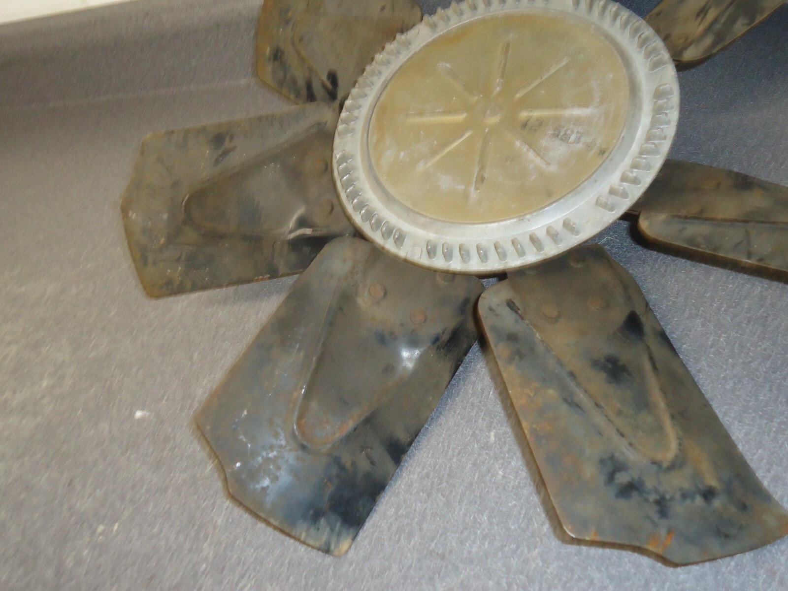 GM 19" 7Blade Cooling Clutch Fan Chevrolet Chevy Chevelle Camaro Nova