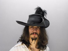 musketeer black leather hat pirate feather costume cosplay reenactment cosplay