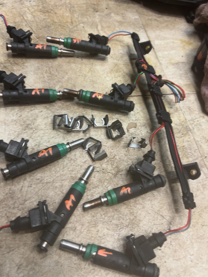 04-05 宝马 745 545I 550I 650I *8* 燃油喷射器 4.8L 4.4L 原始设备制造商 — 第 3/4 张图片