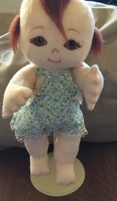Vntg. Artist Cloth Kewpie Doll/date￼1980/ Style of R.John Wright Read