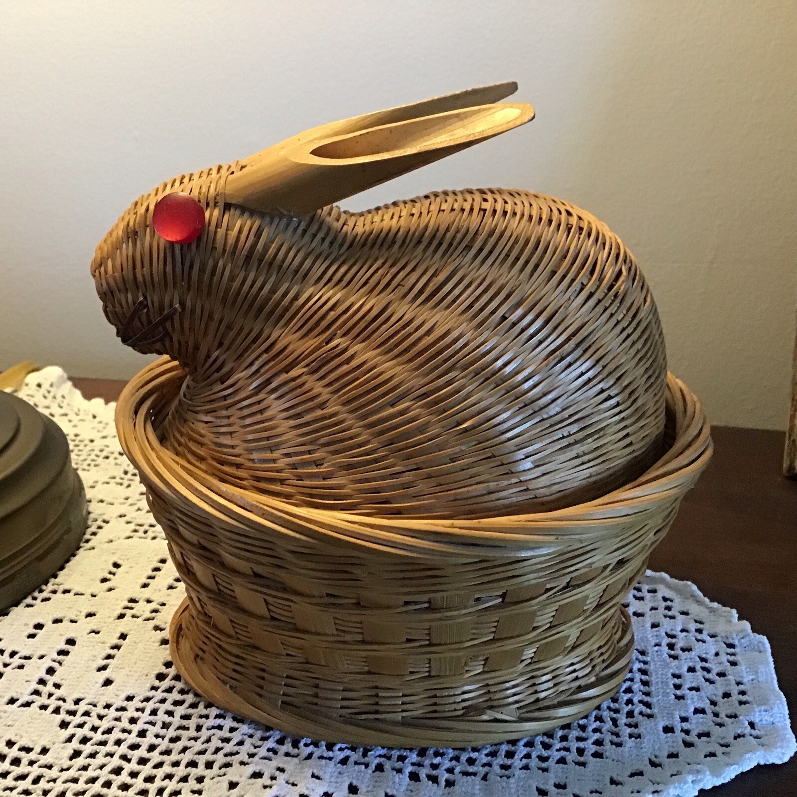 Walnut Ridge Rabbit Basket Vintage BUNNY RABBIT BASKET With Lid Red Button Eyes Bamboo Ears ...
