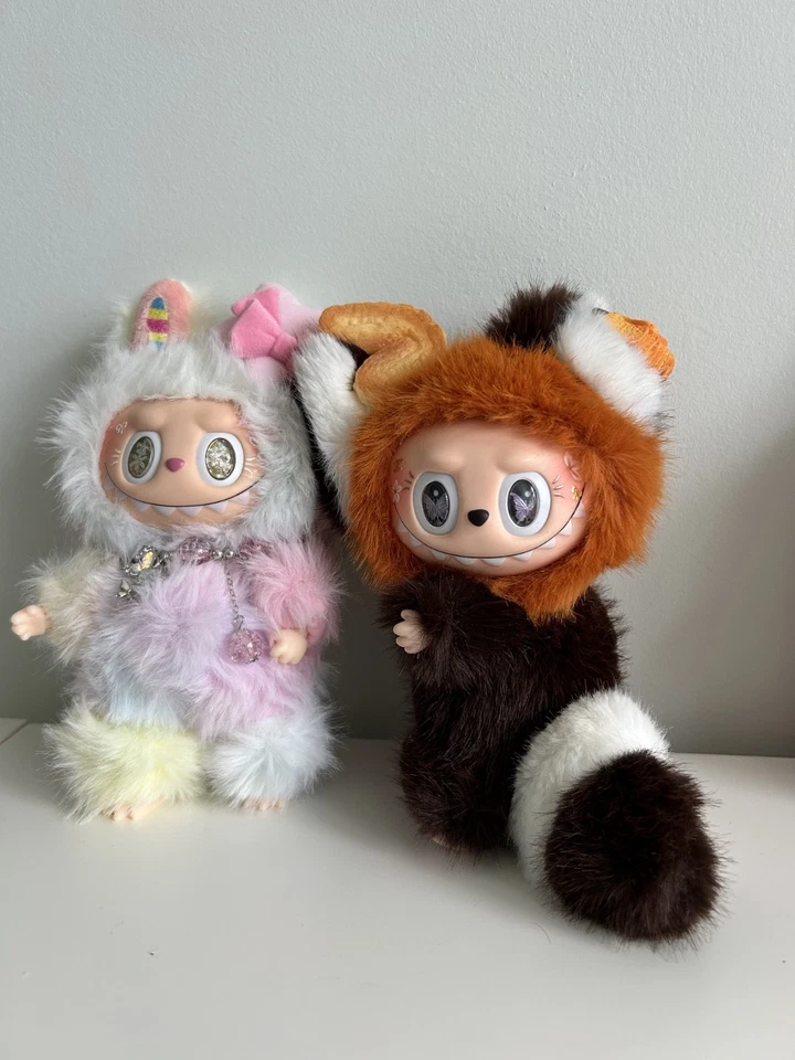 Diseñador Exclusivo Peluche Zorro Labuboo con Cuento de Mapache Croissant Joyería Foto 4 de 4