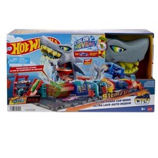 Image of HOT WHEELS: CITY ULTRA SHARK CAR WASH WITH COLOR CHANGE