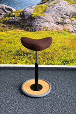 Varier Move  Sitz-Steh Hocker Stuhl in natur braun Ausstellungsstück