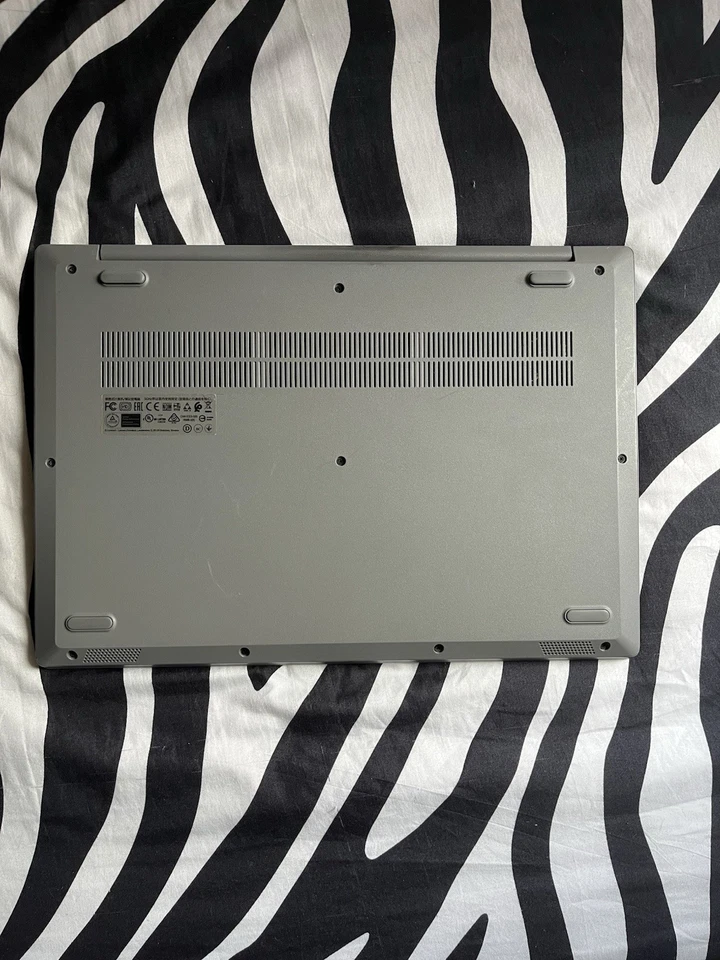 Portátil Lenovo Ideapad 3 💻 - Imagen 4 de 4