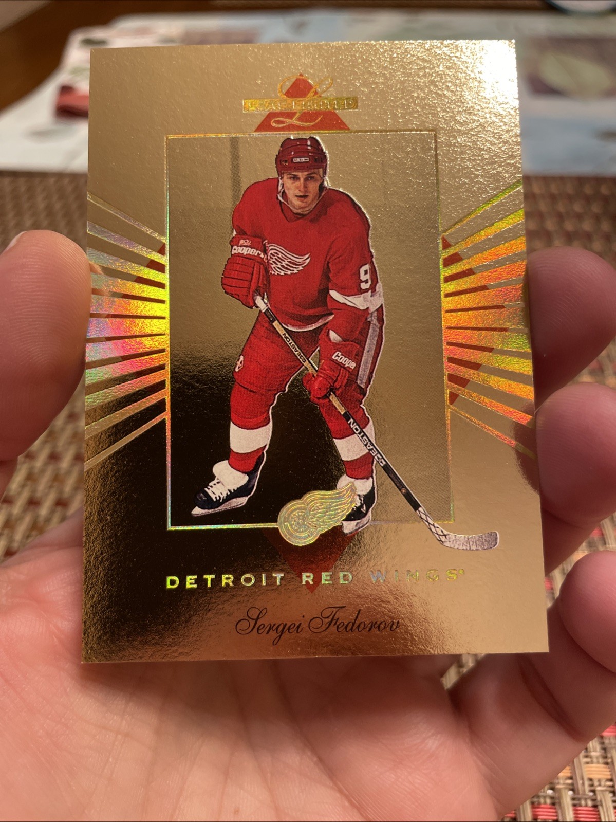 1994/95 Leaf Limited Sergei Fedorov #2011/2500 Limited Gold #9 Mint