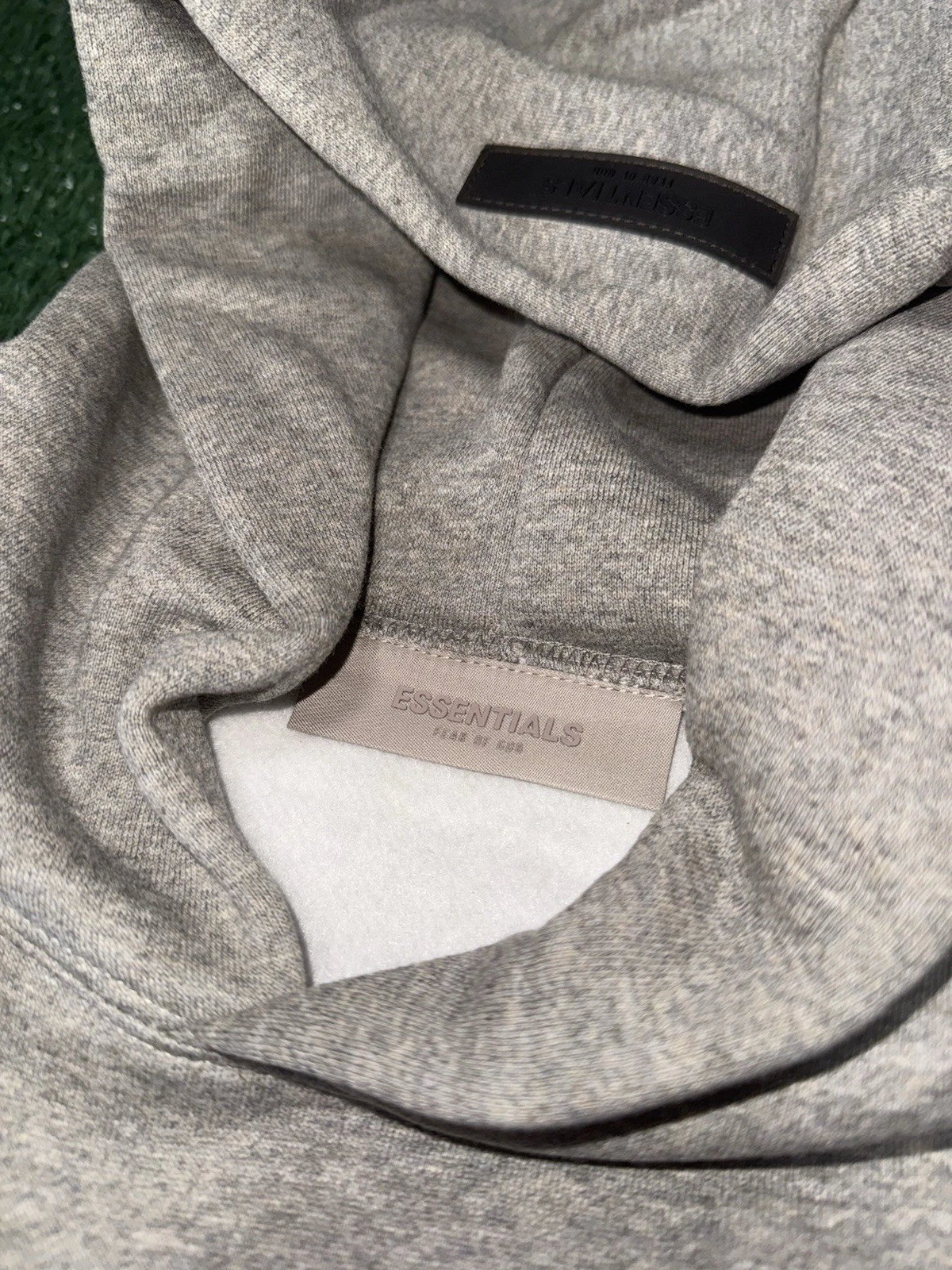 Felpa con cappuccio Fear of Gods Essentials farina d'avena scura taglia S L