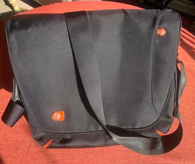 booq taipan shadow Gr. M Laptoptasche für 12" - 15" MAC und andere Laptops