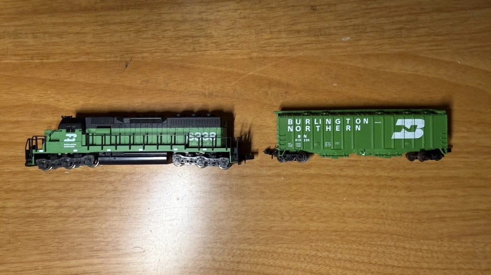 N Scale Burlington Northern Kato SD40 #6338 and Delaware Valley Airslide Hopper - Image 3 of 4