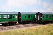 ACE Trains Course Scale O Gauge BR Mark 1 Set - SET B SR Green