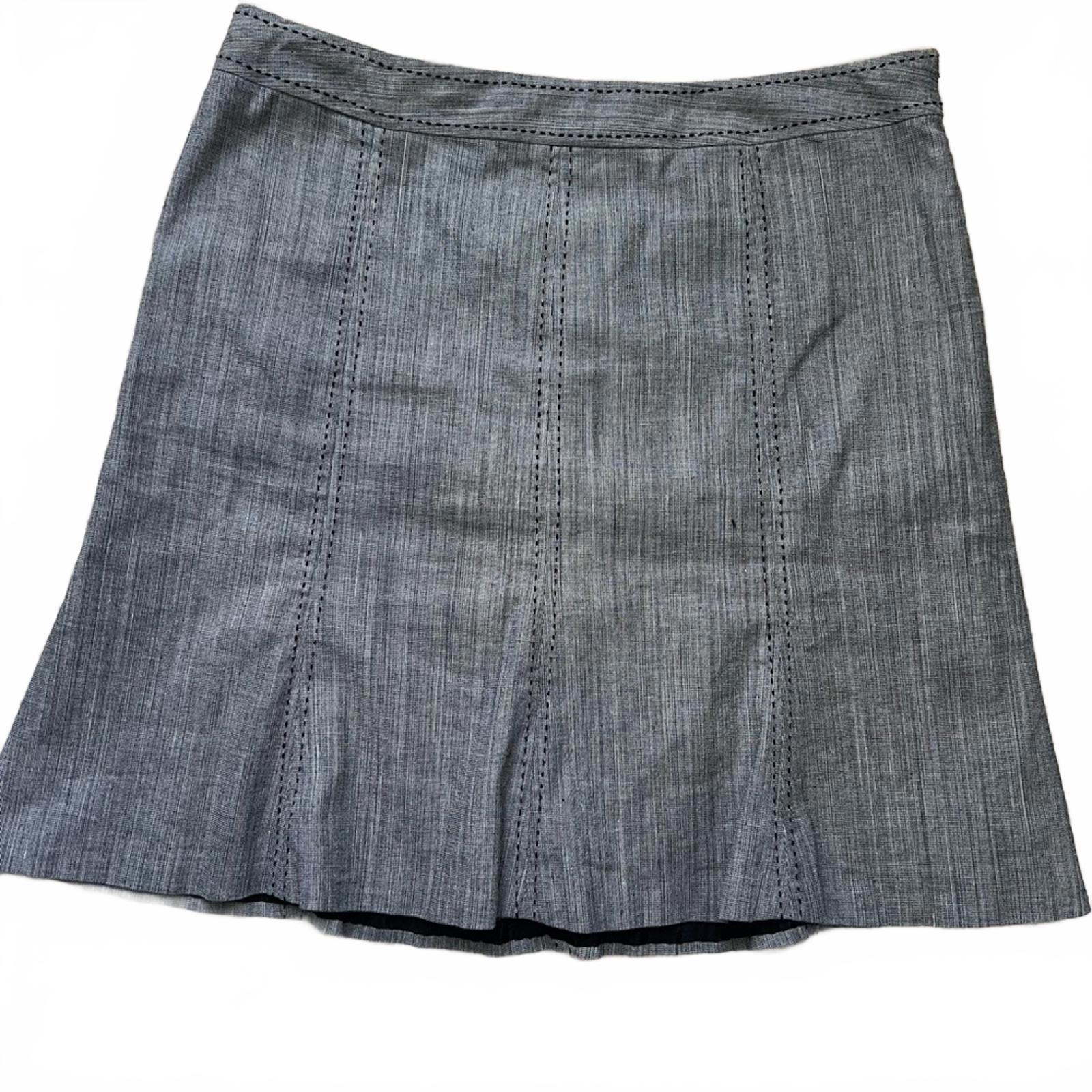 White House Black Market Gray Pleated Knee Length Trumpet Skirt Size 8