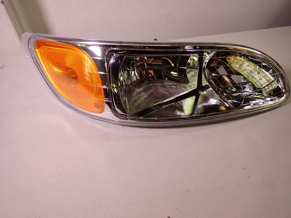 Headlight Right Passenger Side Fits 05-15 Peterbilt 325 330 335 337 340 348 rh Foto 2 de 4