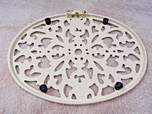 Antiguo TRIVET ESMALTADO HIERRO FUNDIDO 9" OVALADO OffWhite MCM RETRO Arte de Pared Decoración de Colección - Imagen 5 de 7