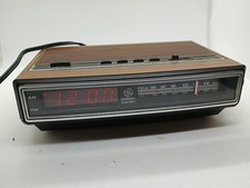 Vtg General Electric 7-4625C Walnut Wood Grain AM/FM Digital Alarm Clock Radio