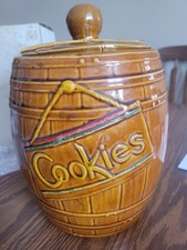 McCoy Ceramic Whiskey Barrel Cookie Jar with Lid made in the USA Vintage 50's