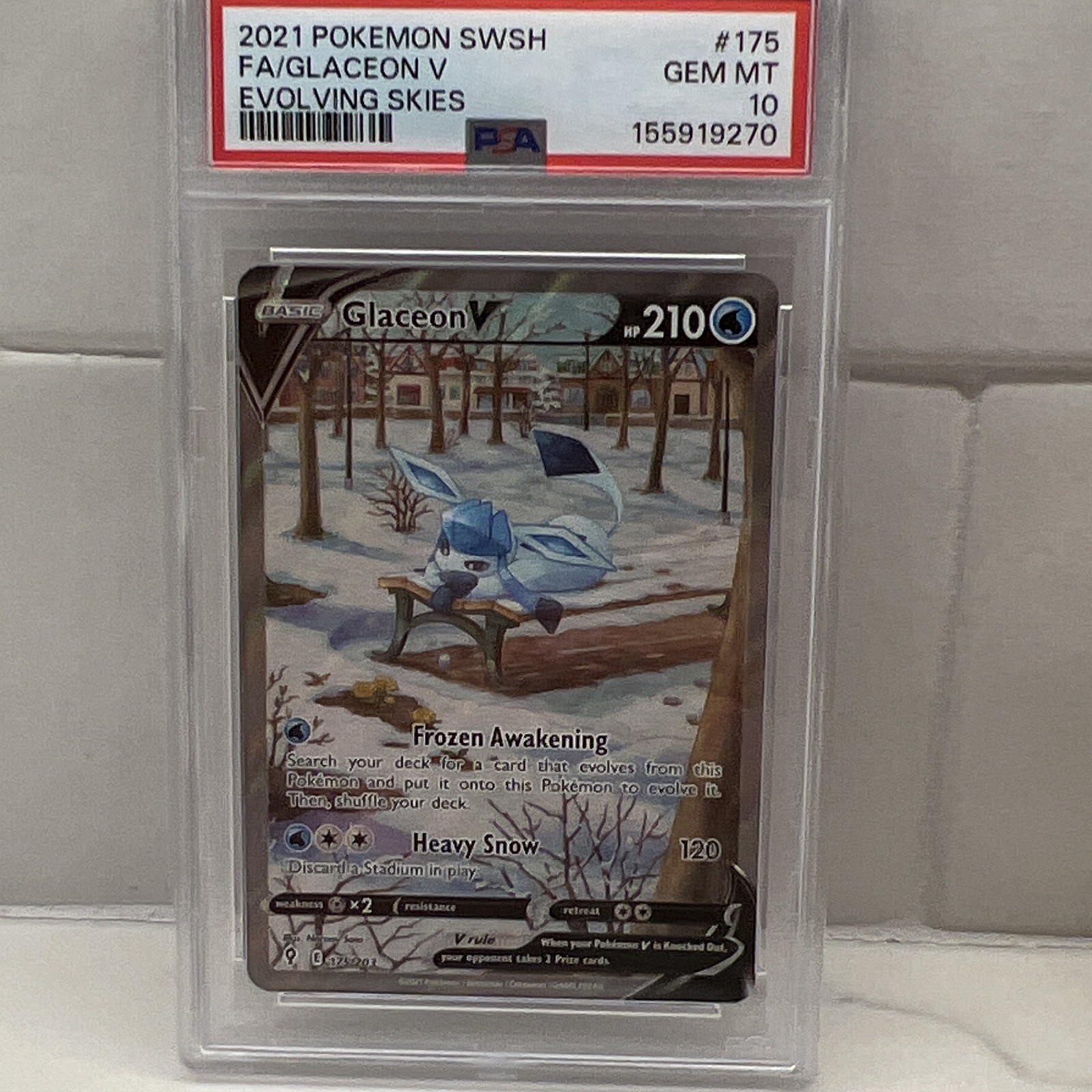 Pokemon TCG 2021 Glaceon V 175/203 Alt Full Art Holo EN PSA 10