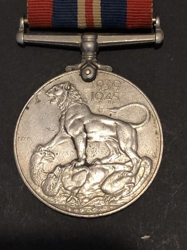 WW2 WWII British War Medal Full Size 1939 - 1945 Military. Issued - fair condit.