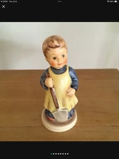 Hummel Collector Club Figurine GARDEN TREASURES with Original Box H727