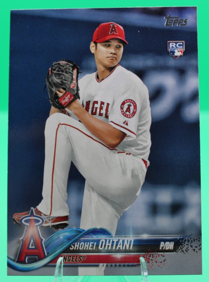 Shohei Ohtani  - 2018 Topps #700 Pitching and White Jersey (RC)