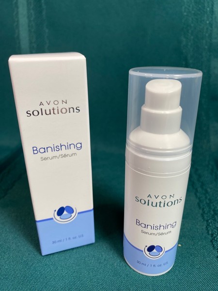 Suero desterrador Avon Solutions nuevo en caja 1 oz ilumina la piel ayuda a las manchas oscuras