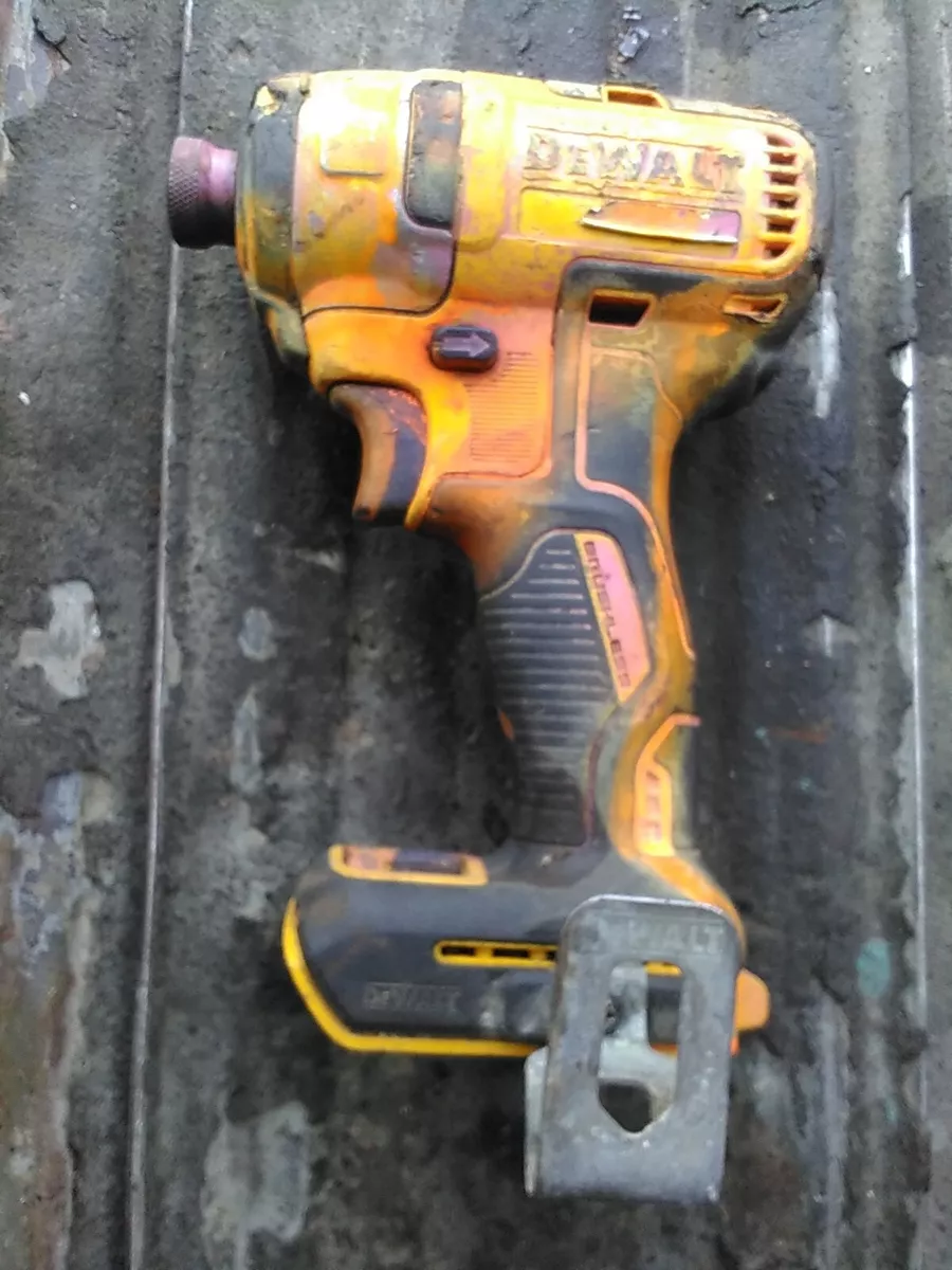 Used DEWALT DCF887 20V 20 Volt 1 4