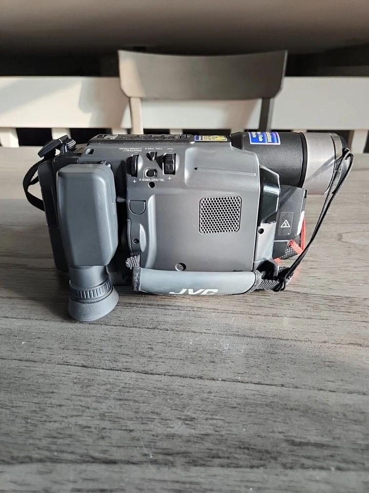 JVC Camcorder Camera Super VHS ET Compact 400x Zoom GR-SXM340U Not Tested - Image 3 of 4