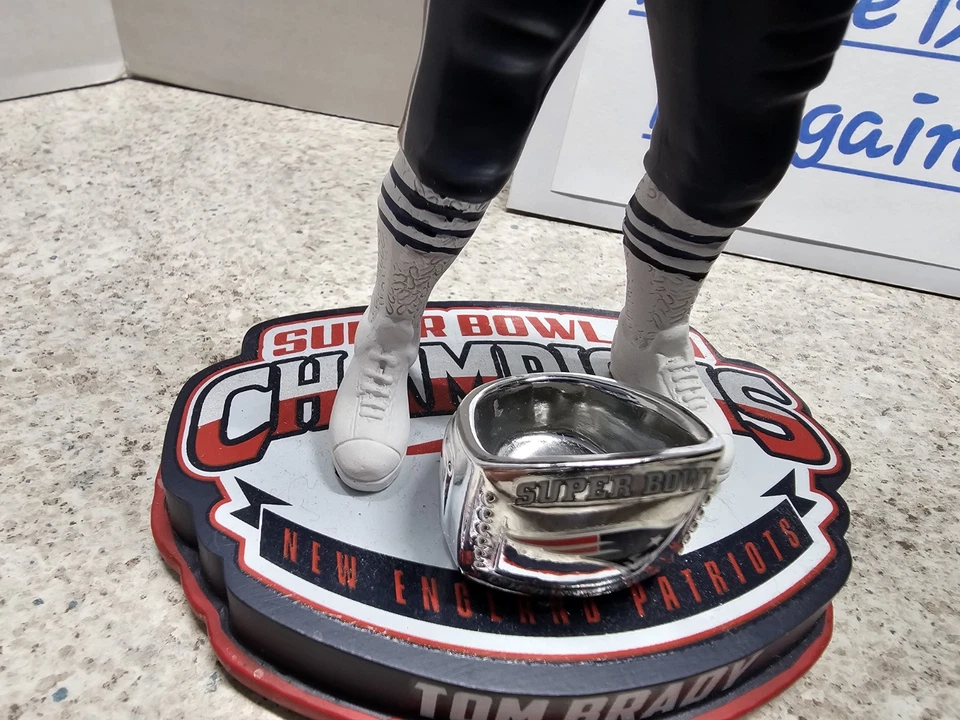 Tom Brady New England Patriots NFL 2019 #'d SB FOCO Bobblehead Nuevo en caja Foto 4 de 4