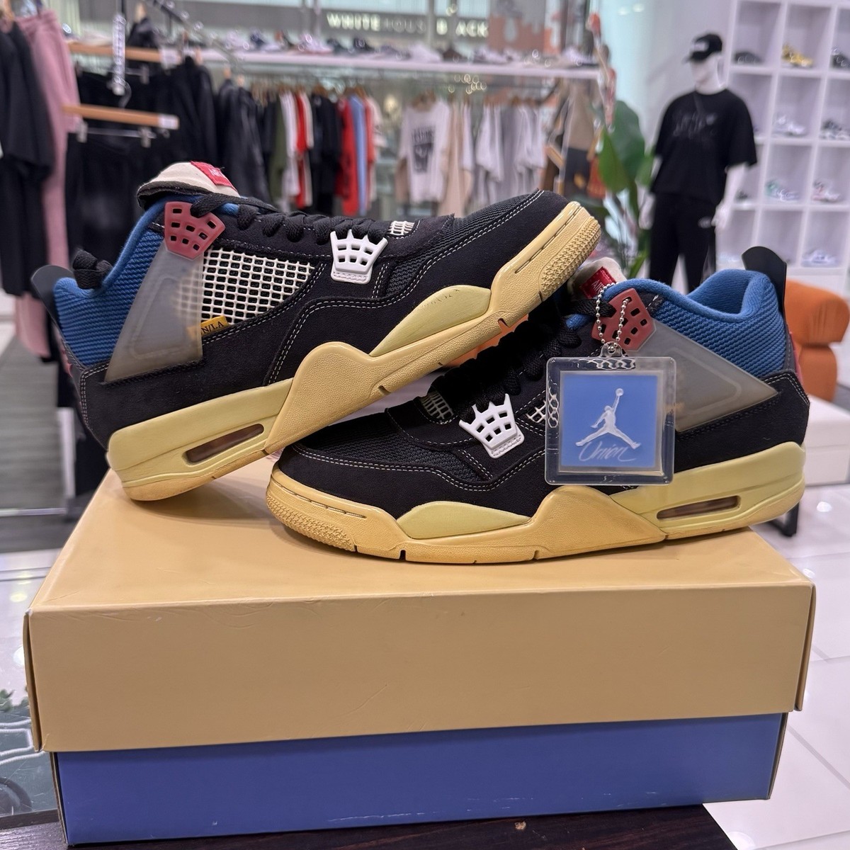 Air Jordan Union 4, 10.5 Union LA X Jordan 4 Retro  main image 2