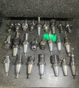 24x Lot of CAT40 Tool Holders HAAS Pull Studs included