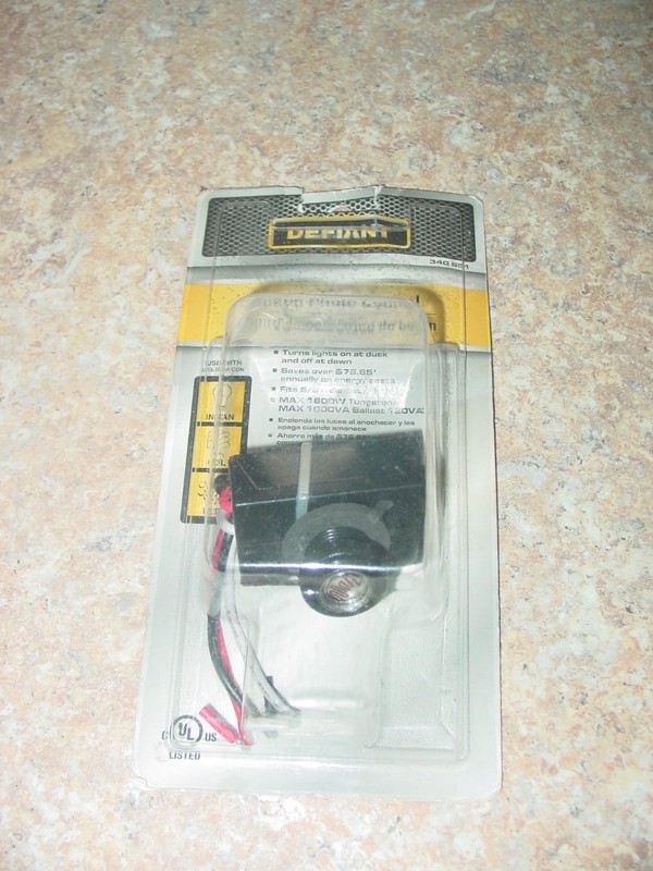 DEFIANT Photo cell Button Photo Control 340 851 BRAND NEW IN BLISTER dusk on/daw